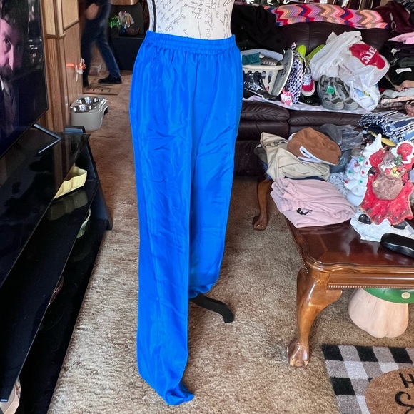 NWT Women’s vintage River Edge 100% silk pants and jacket track set. - Picture 15 of 16